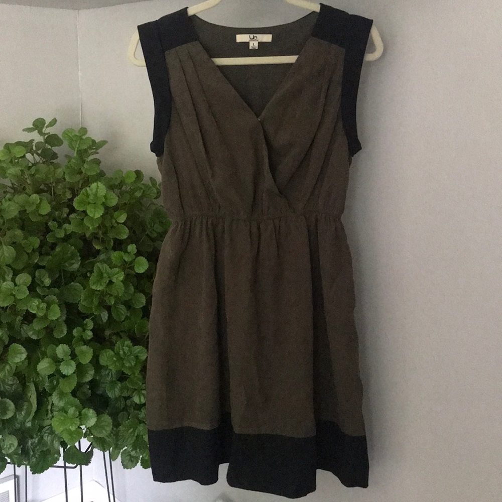 Adorable olive green and black cap sleeve dress